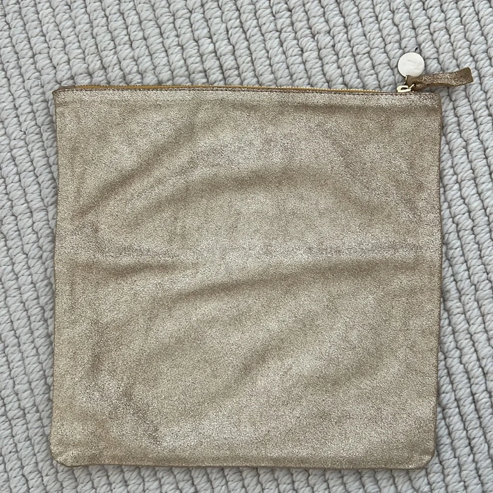 Clare V. Gold metallic fold over clutch - Picture 4 of 7